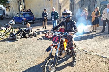 В Оренбурге учат цирковых артистов